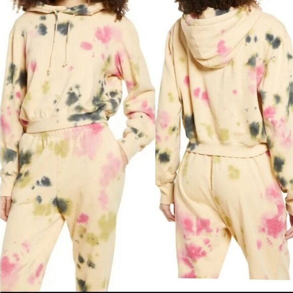  Tie dye sweatshirt NWT sizes S and M 🤍💞 - Picture 2 of 7